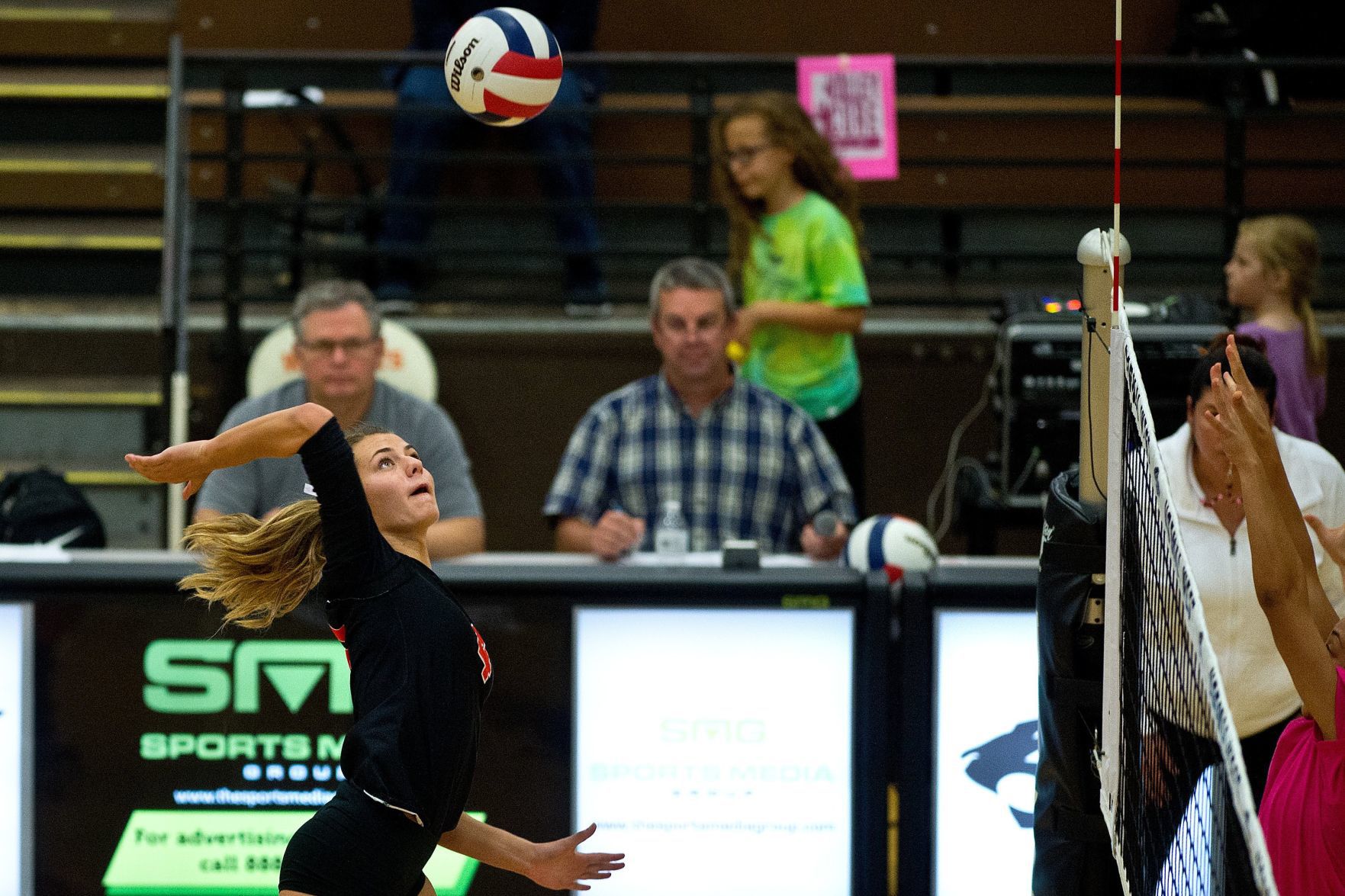 100318-blm-spt-10westvolley